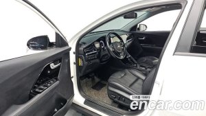 Kia Niro 1.6 HEV 2020 года из Южной Кореи