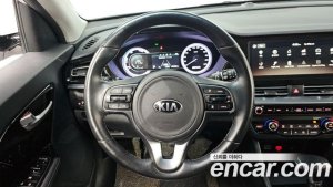 Kia Niro 1.6 HEV 2020 года из Южной Кореи