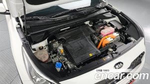 Kia Niro 1.6 HEV 2020 года из Южной Кореи