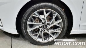 Hyundai AVANTE 1.6 2020 года из Южной Кореи