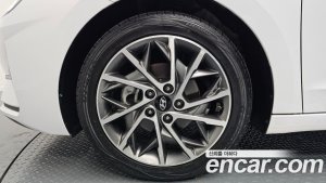 Hyundai AVANTE 1.6 2020 года из Южной Кореи