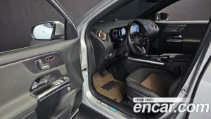 Mercedes-Benz EQA EQA250 2021 года из Южной Кореи