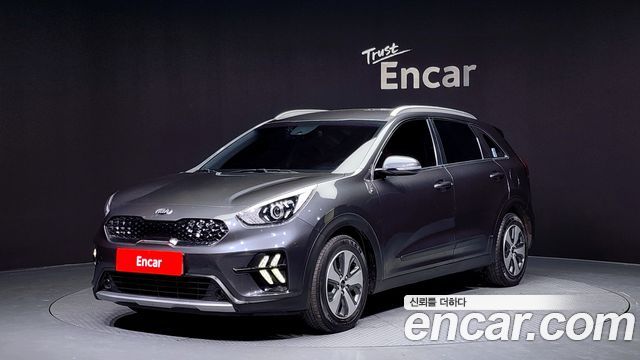 Kia Niro 1.6 HEV 2021 года из Кореи
