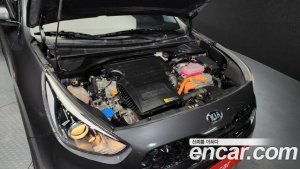 Kia Niro 1.6 HEV 2021 года из Южной Кореи
