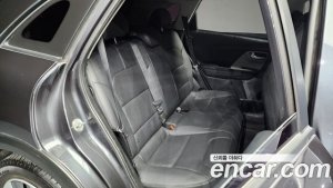 Kia Niro 1.6 HEV 2021 года из Южной Кореи