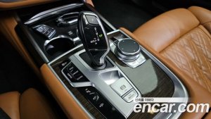 BMW 7-Series 740d xDrive Design Pure Excellence 2020 года из Южной Кореи