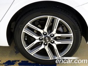 Kia K3 2020 года из Южной Кореи
