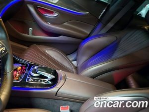 Mercedes-Benz CLS-Class CLS300d AMG Line 2020 года из Южной Кореи