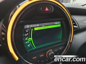 Mini Cooper 5Door DEFAULT 2020 года из Южной Кореи