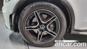 Mercedes-Benz GLC-Class GLC300 4MATIC Premium 2020 года из Южной Кореи