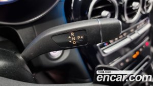 Mercedes-Benz GLC-Class GLC300 4MATIC Premium 2020 года из Южной Кореи