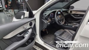 Mercedes-Benz GLC-Class GLC300 4MATIC Premium 2020 года из Южной Кореи