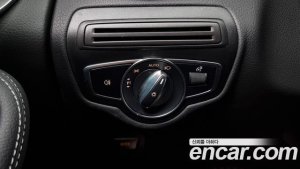 Mercedes-Benz GLC-Class GLC300 4MATIC Premium 2020 года из Южной Кореи