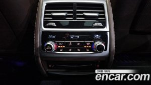 BMW 7-Series 730Ld xDrive Design Pure Excellence 2021 года из Южной Кореи