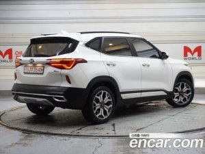 Kia Seltos Дизель 1.6 2WD 2020 года из Южной Кореи