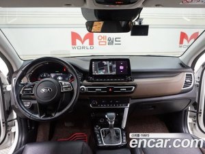 Kia Seltos Дизель 1.6 2WD 2020 года из Южной Кореи
