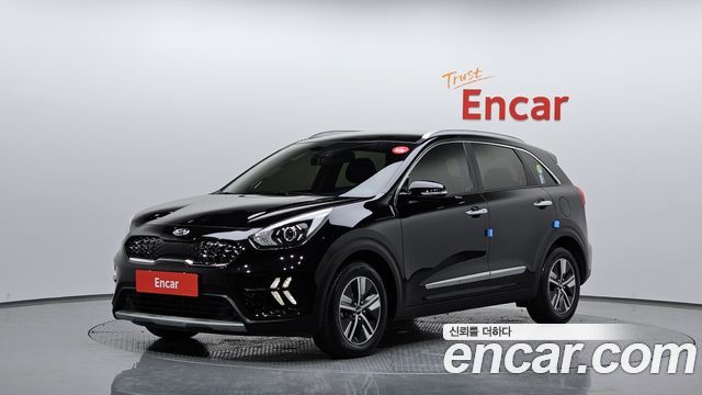 Kia Niro 1.6 HEV 2020 года из Кореи