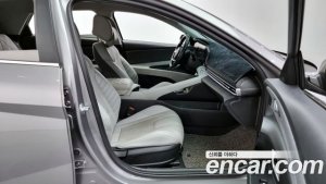 Hyundai AVANTE Inspiration 2021 года из Южной Кореи