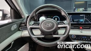 Hyundai AVANTE Inspiration 2021 года из Южной Кореи