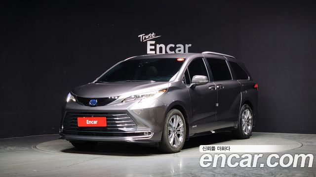 Toyota Sienna 2.5 HYBRID 2WD 2021 года из Кореи