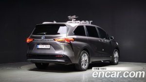 Toyota Sienna 2.5 HYBRID 2WD 2021 года из Южной Кореи
