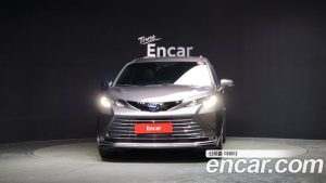 Toyota Sienna 2.5 HYBRID 2WD 2021 года из Южной Кореи