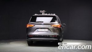Toyota Sienna 2.5 HYBRID 2WD 2021 года из Южной Кореи