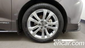 Toyota Sienna 2.5 HYBRID 2WD 2021 года из Южной Кореи