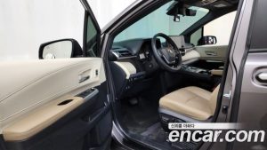 Toyota Sienna 2.5 HYBRID 2WD 2021 года из Южной Кореи