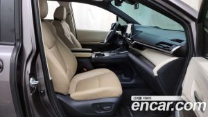 Toyota Sienna 2.5 HYBRID 2WD 2021 года из Южной Кореи