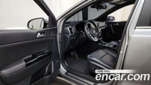 Kia Sportage Бензин 2.0 2WD 2022 года из Южной Кореи