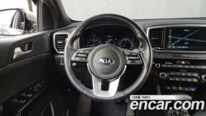 Kia Sportage Бензин 2.0 2WD 2022 года из Южной Кореи