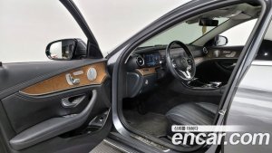 Mercedes-Benz E-Class E300 4MATIC Exclusive 2020 года из Южной Кореи