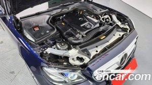 Mercedes-Benz E-Class E300 4MATIC AMG Line 2020 года из Южной Кореи