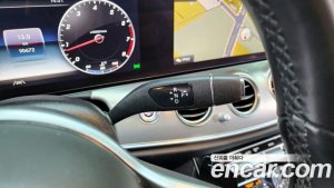 Mercedes-Benz E-Class E300 4MATIC AMG Line 2020 года из Южной Кореи