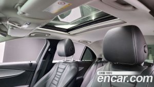 Mercedes-Benz E-Class E300 4MATIC AMG Line 2020 года из Южной Кореи
