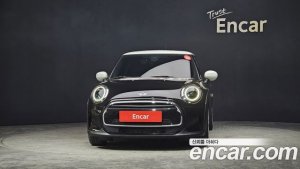 Mini Cooper CLASSIC Plus COMFORT PACK 2022 года из Южной Кореи