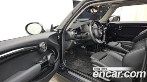 Mini Cooper CLASSIC Plus COMFORT PACK 2022 года из Южной Кореи