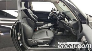 Mini Cooper CLASSIC Plus COMFORT PACK 2022 года из Южной Кореи