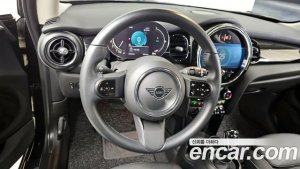 Mini Cooper CLASSIC Plus COMFORT PACK 2022 года из Южной Кореи