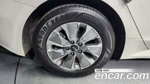 Kia K5 2021 года из Южной Кореи