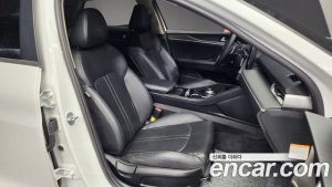 Kia K5 2021 года из Южной Кореи