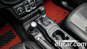 Jeep Wrangler 2.0 Overland Unlimited Top 4Door 2021 года из Южной Кореи