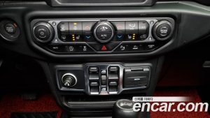Jeep Wrangler 2.0 Overland Unlimited Top 4Door 2021 года из Южной Кореи