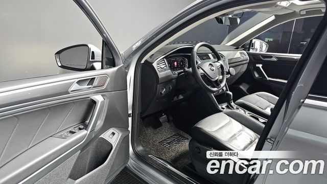 36775988_015.jpg Volkswagen Tiguan 2.0 TDI Prestige 2020 года из Южной Кореи