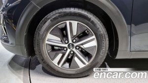 Kia Niro 1.6 HEV 2020 года из Южной Кореи
