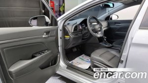 Hyundai AVANTE 1.6 2020 года из Южной Кореи