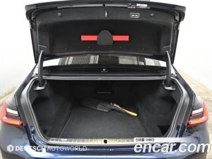 BMW 7-Series 740Li xDrive Design Pure Excellence 2020 года из Южной Кореи