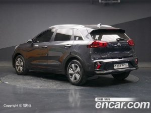 Kia Niro 1.6 HEV 2020 года из Южной Кореи