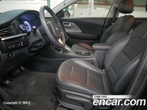 Kia Niro 1.6 HEV 2020 года из Южной Кореи